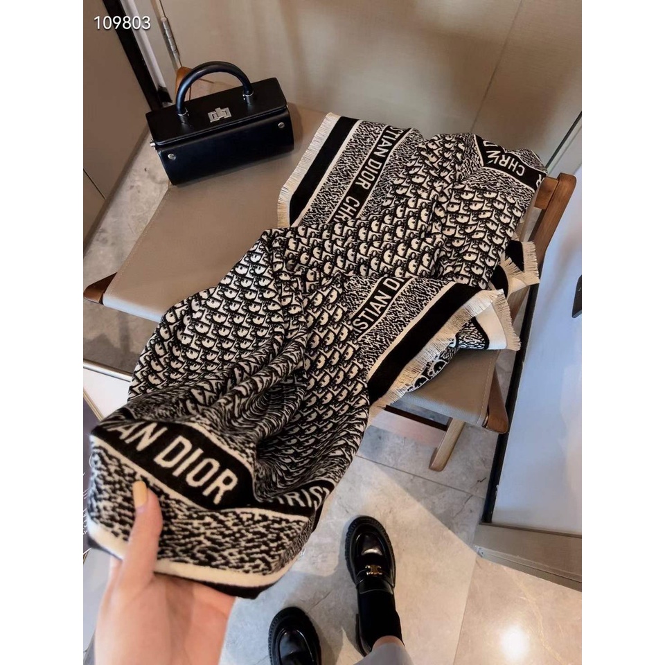 Khăn choàng Dạ Vuông Di-Or Cao Cấp 140x140. hình ảnh chụp thật