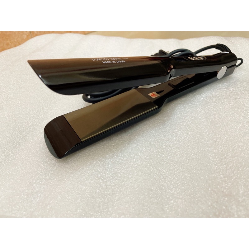 MÁY DUỖI TOKYO 114 HIỂN THỊ MÀN HÌNH VÀ ION GIÚP TÓC BÓNG MƯỢT