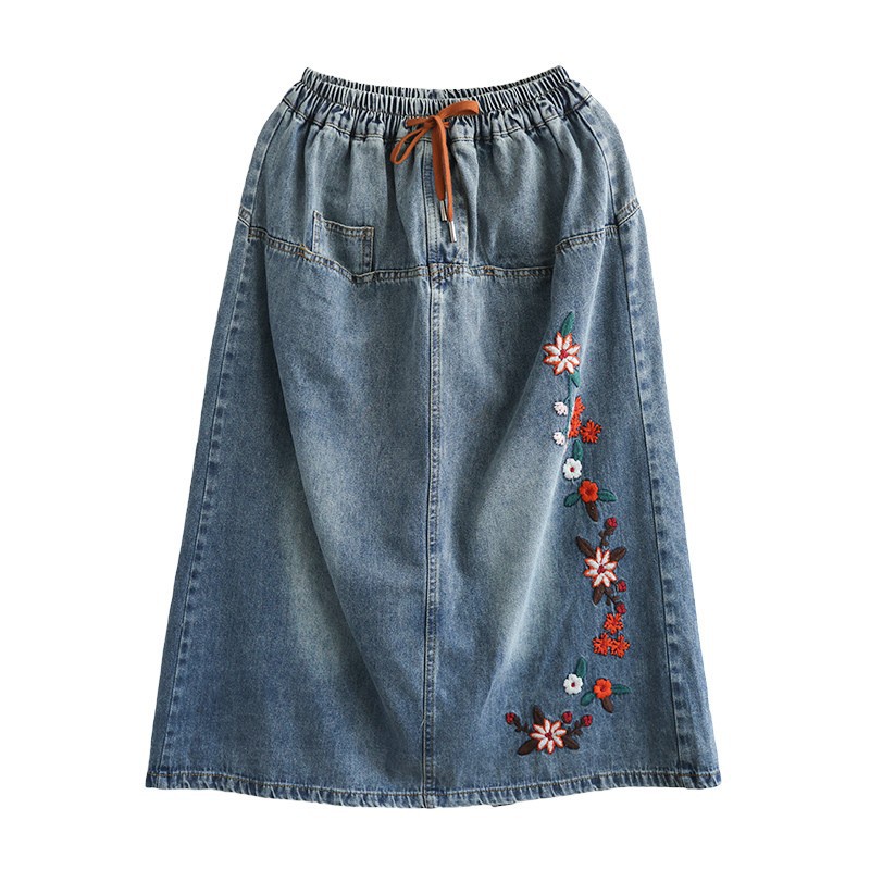 Chân váy denim KAMAKA lưng thun thêu những bông hoa một túi sau - NU8292