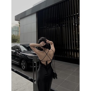 Đầm Lụa Satin Cổ Yếm Phối Ren Dáng Dài Hở Lưng Babiche