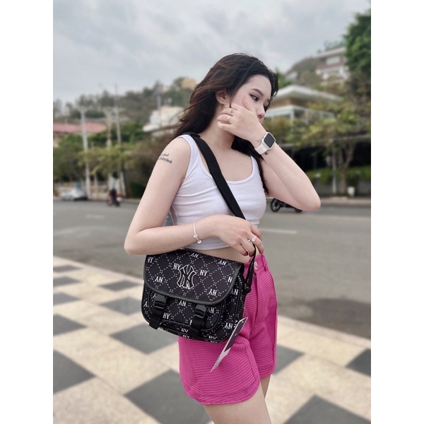 Cặp MLB MONOGRAM Logo Thêu 3D ACADEMY BAG NY Chất Liệu Polyester | BÁNH MÌ STORE | Cặp MLB Đi Học Màu Đen