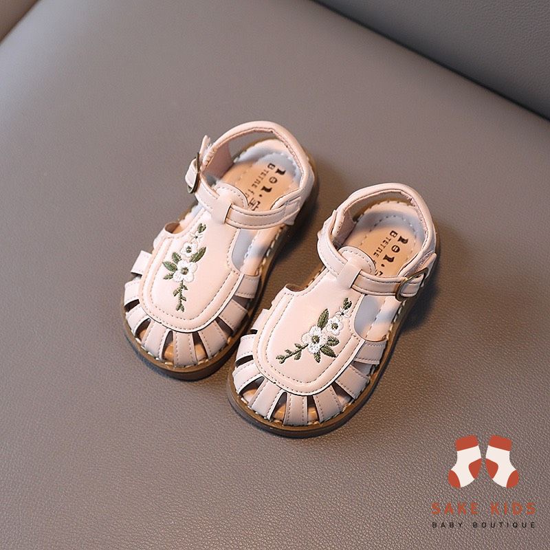 Dép sandal quai hậu chất da PU êm mềm thêu hoa cực xinh đế chống trơn trượt tốt đủ size từ 1-5 tuổi M611