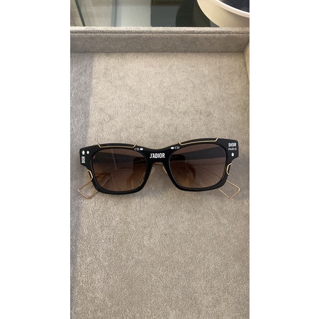 KÍNH SI HIỆU CHÂU ÂU