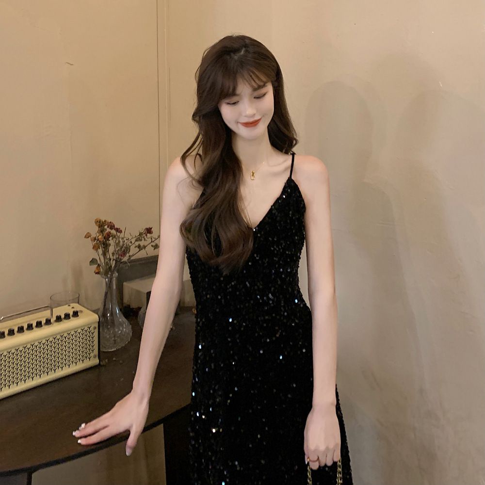 2023 Mới Cao Cấp Nhung đính Sequin Hai Dây Váy Nữ Tính Váy Dài Trung Bình Cho Nữ