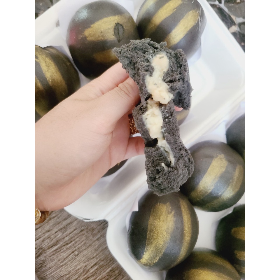 Bánh bao than tre nhân phô mai
