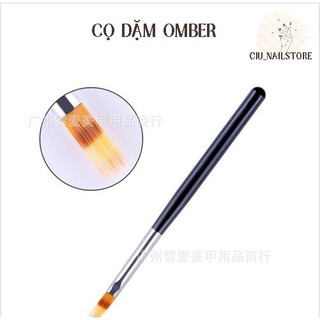 Cọ omber cán gỗ đầu dẹp CIU_NAILSTORE