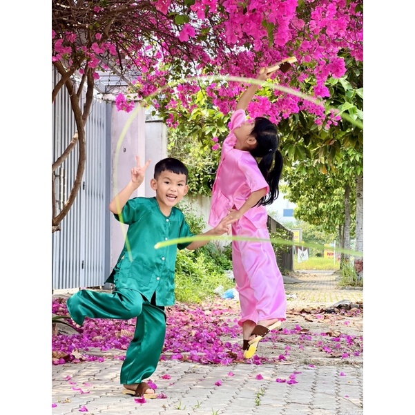 Bộ Bà Ba Bé Trai Bé Gái Tay Ngắn + Kèm Khăn Rằn