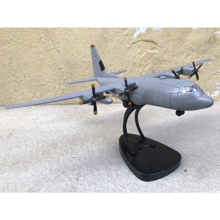 Mô hình lắp ráp Máy bay C-130 1:144