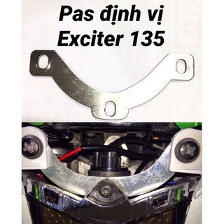 Pat chống rung cố định đèn sau exciter 135