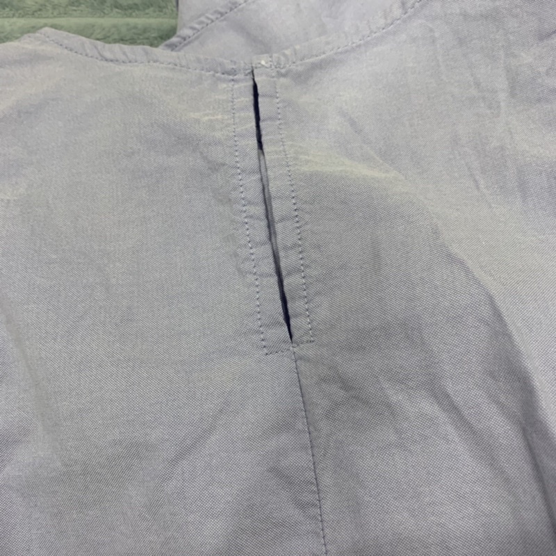 Đầm Stradivarius denim thêu hoa