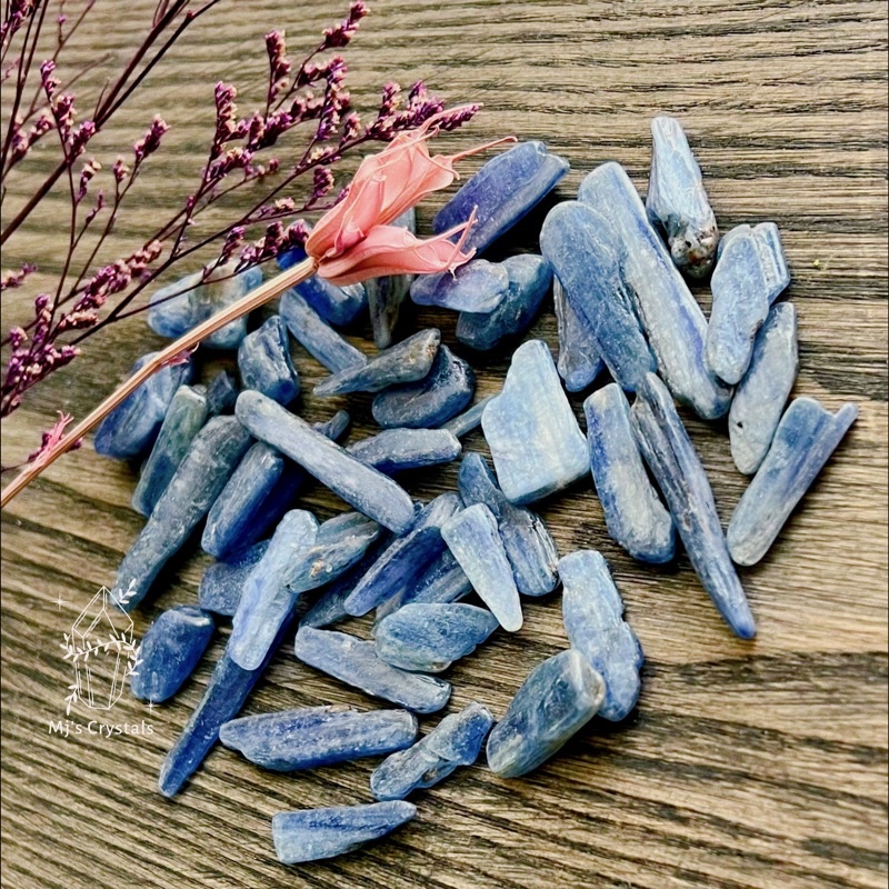 Đá thô Blue Kyanite xanh lam vip trong, đẹp làm handmade, sưu tầm, trang trí, thanh tẩy tarot, reiki, thiền định