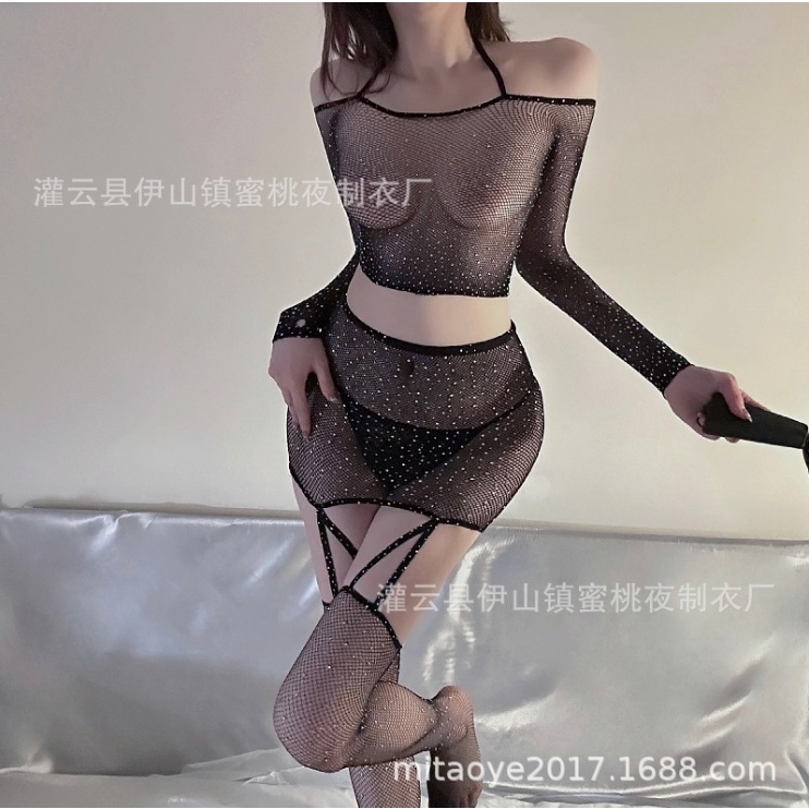 Set đồ ngủ trễ vai sexy kim sa lấp lánh đan lưới xuyên thấu kèm tất quyến rũ gợi cảm Lala533