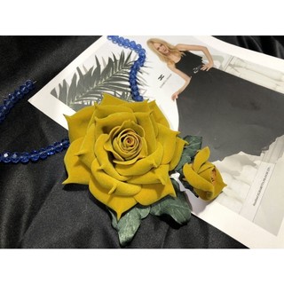 Hoa cài áo handmade- Chùm hoa nhung vàng- Hoa cài váy đầm 10cm
