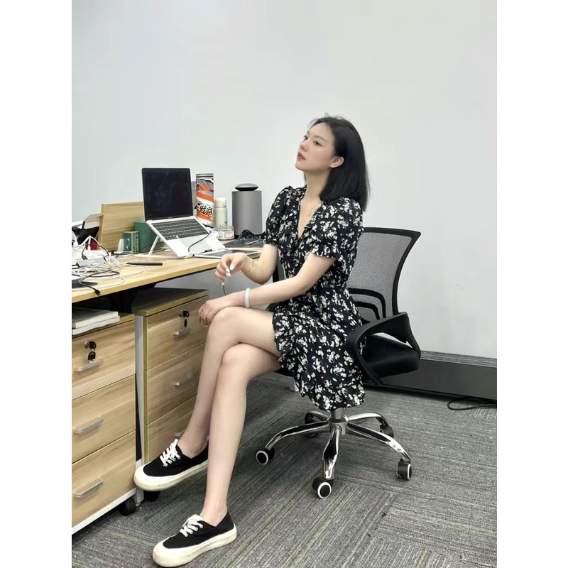 Váy hoa nhí chất voan cát, đầm voan hoa cổ V màu đen thời trang mùa hè