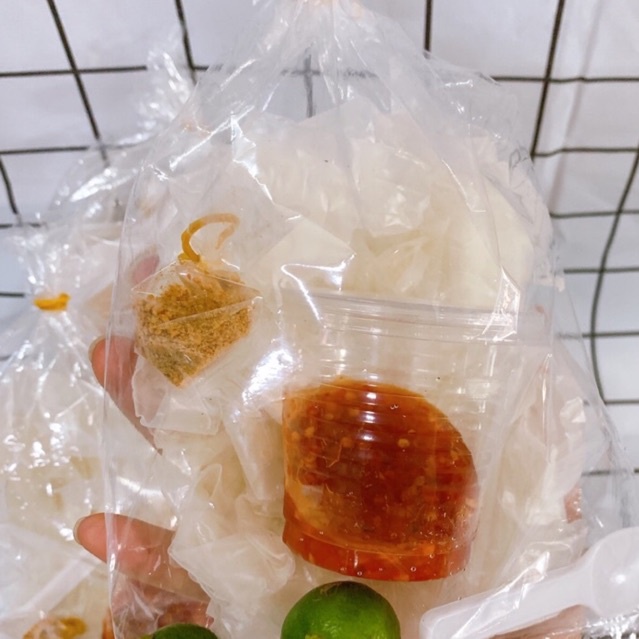 Bánh tráng phơi sương sốt sate ớt rim