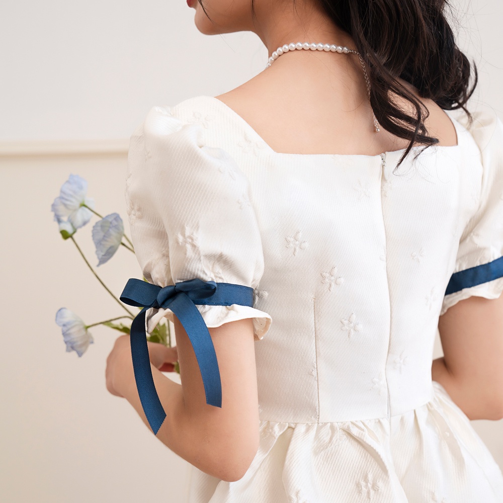 BLEUBIRD Váy gấm thêu hoa dáng xòe Blanc Dress