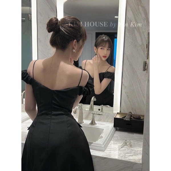 Váy trễ vai xẻ tà