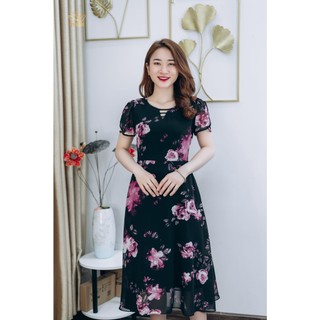 Đầm xòe trung niên thiết kế TTV1279 thời trang cổ tròn khoét V màu Đen hoa tím sang trọng
