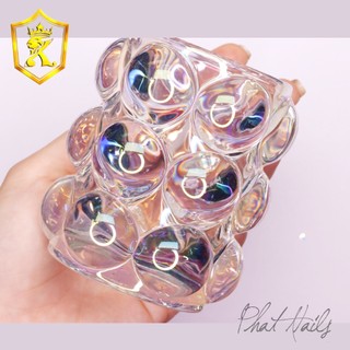 Ly thuỷ tinh cắm cọ ánh màu cầu vồng cực ảo nhìn là mê