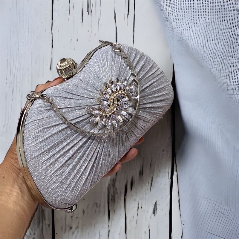 Bóp Đầm Đeo Vai Kết Hạt Thủ Công Hàng Cao Cấp Có Quai{ Nhận giao hoả tốc trong ngày khu vực tphcm}