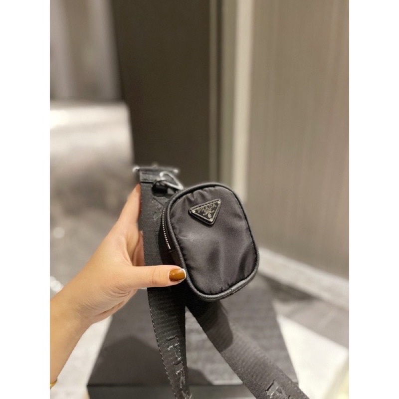Túi đeo chéo PRADA cái cấp có sẵn Full box
