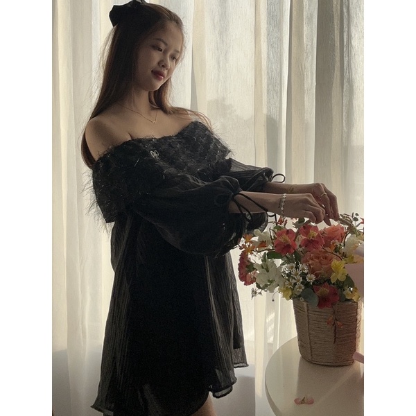 Đầm trễ vai babydoll tay bồng bo chun đính kèm nơ kim loại  Aguja- LILI DRESS