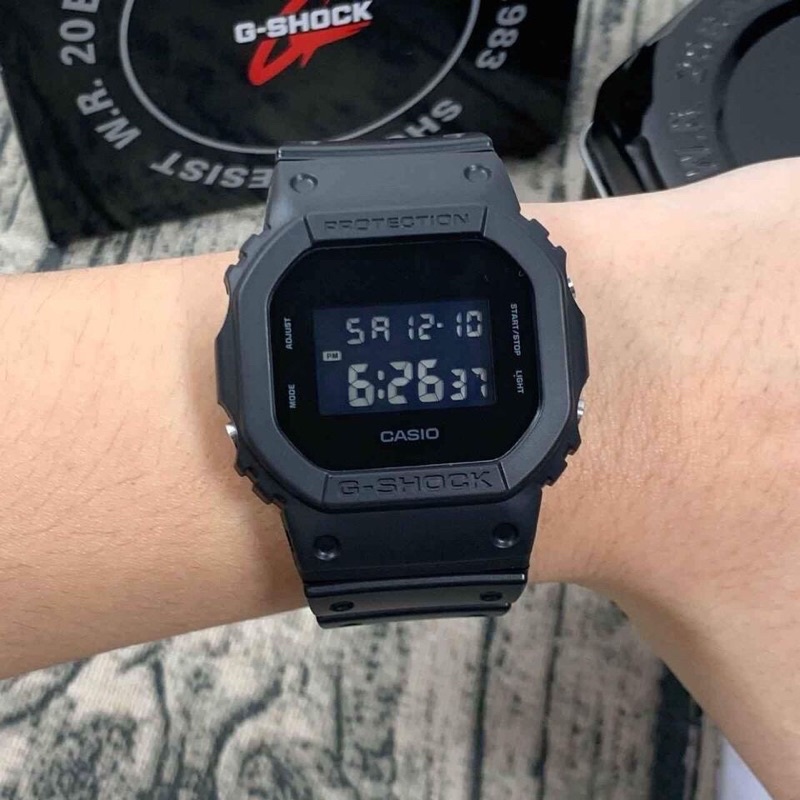 Đồng hồ nam dây nhựa Casio G Shock DW-5600BB-1DR