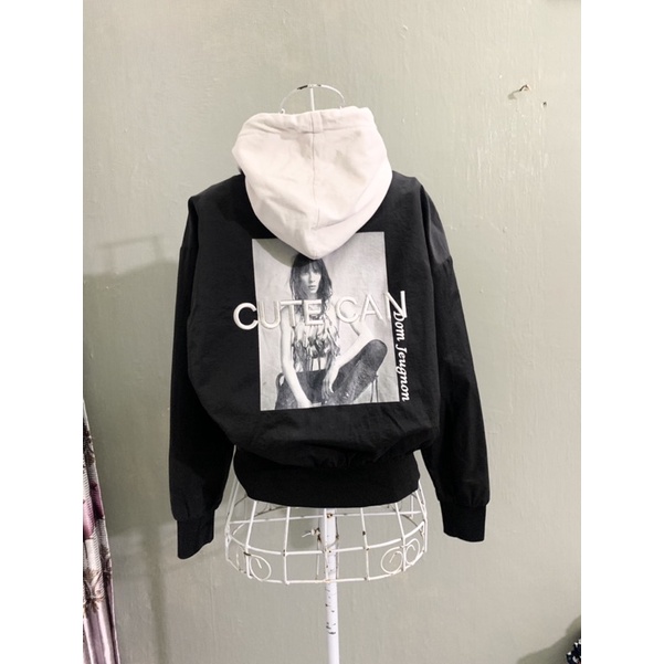 Áo khoác bomber dáng ngắn cá tính size S