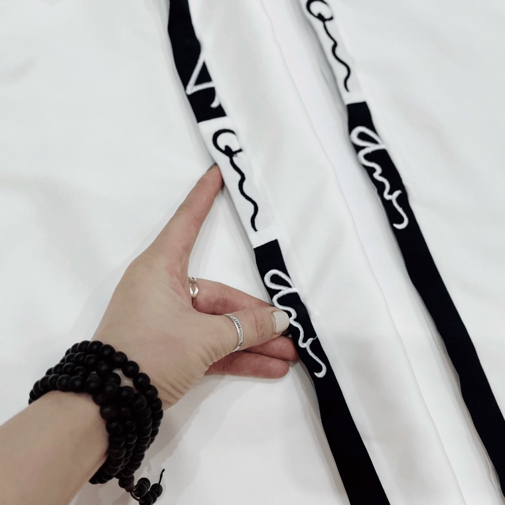 Áo Sơ Mi Nam Tay Dài Cổ Bẻ Cài Nút Vải Kate Lụa Màu Trắng Mịn Mát Phối Sọc Trẻ Trung NEW UNISEX