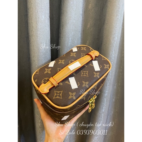 Cốp Lv vuông quai xách