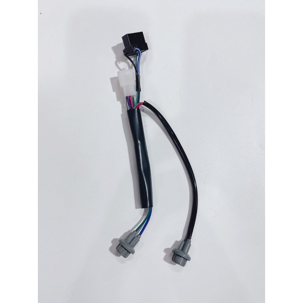 Đuôi đèn trước H4, chui đèn pha 3 chân dòng xe Wave lớn và tay ga….