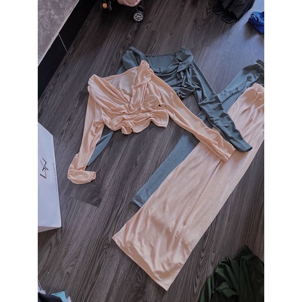 Áo Thun Nhũ Cổ Đổ Croptop Tay Dài Cực Xịn