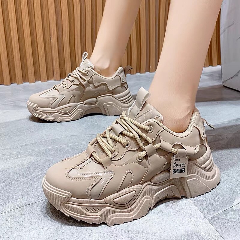 Giày Nữ , Giày Thể Thao Sports Độn Đế Ôm Chân New Model
