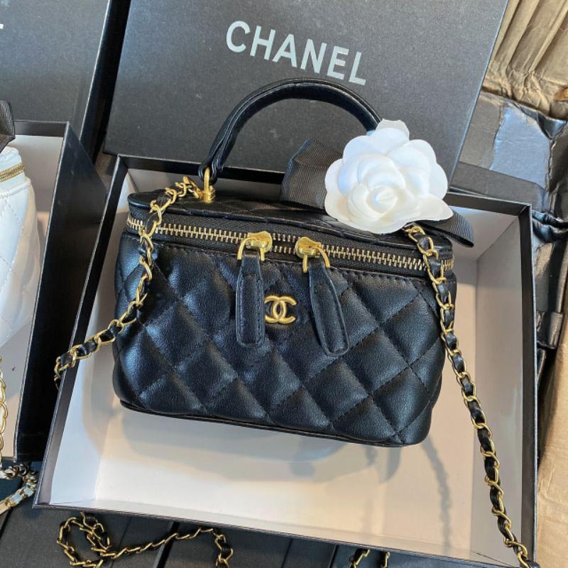 Túi xách cốp hoa trà trần trám đeo chéo dáng hộp vuông dây da phối xích Full box size 20cm