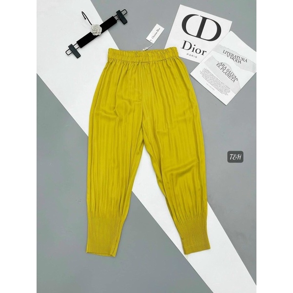 Quần bom mới sịn xò