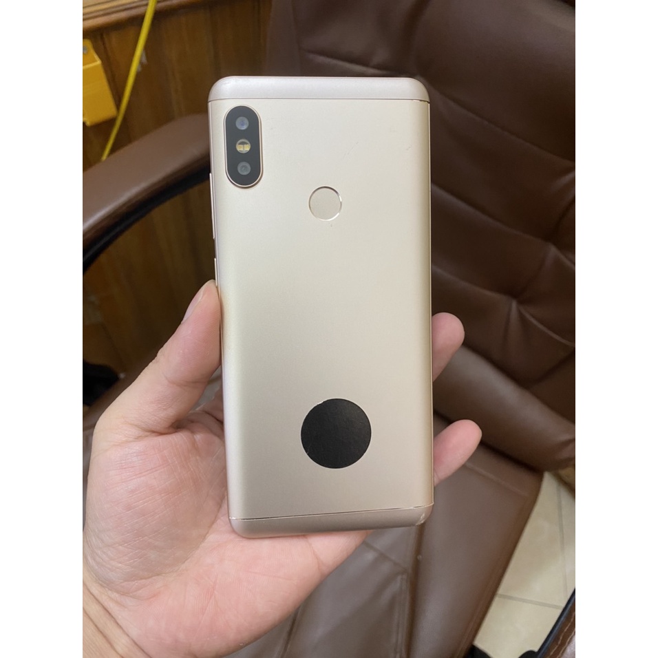 Điện thoại redmi note 5 xiaomi ram 3/32G lên vỏ mới