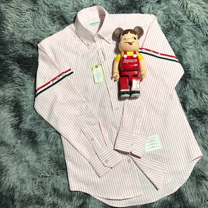 Áo sơ mi Thom Browne sọc viền tay 2023