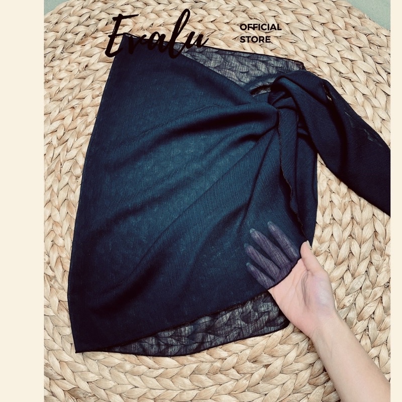 Khăn voan tam giác phối bikini quấn hông khoác ngoài bikini