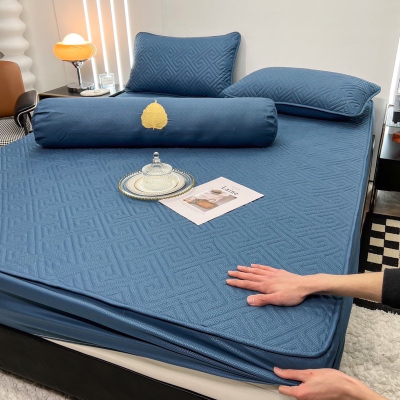 Bộ ga lụa Vân chìm Trần bông thêu họa tiết chữ vạn sét 4 món y hình