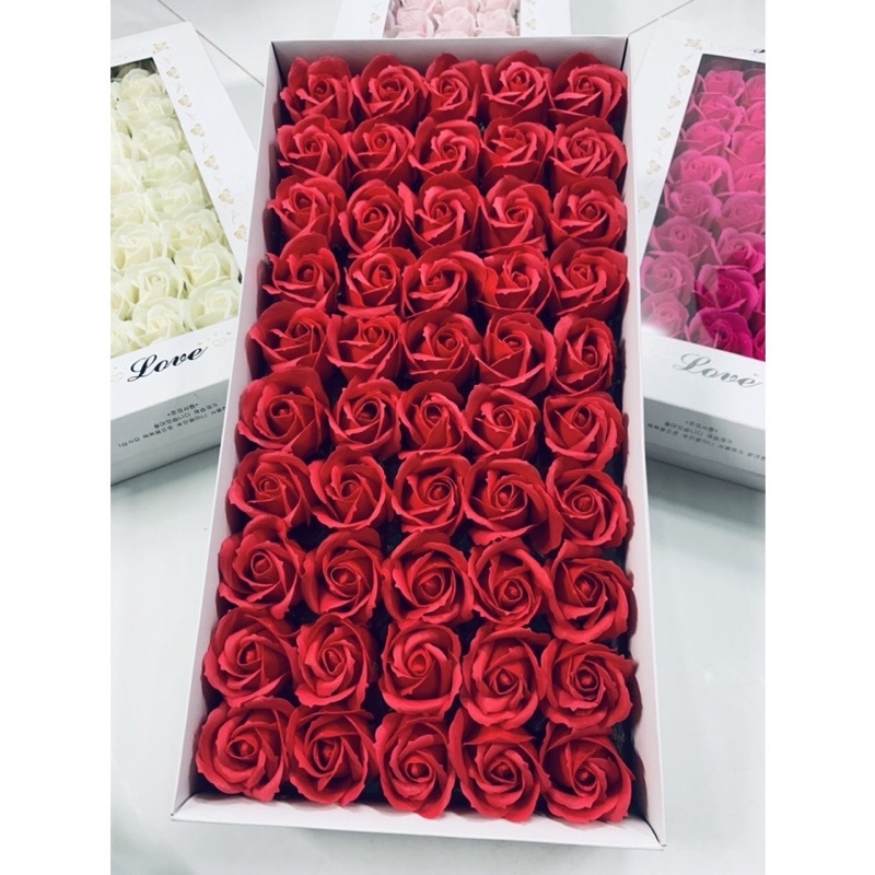 1 bông hoa Hồng sáp có đài cắm màu đỏ