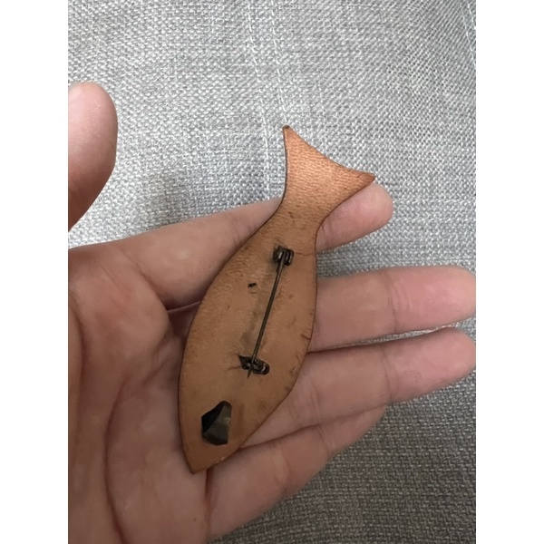 Cài áo có móc làm mặt dây chuyền