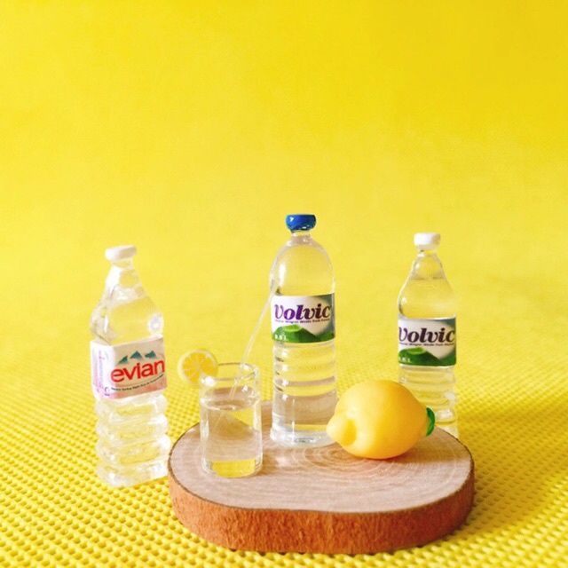 Charm chai nước suối