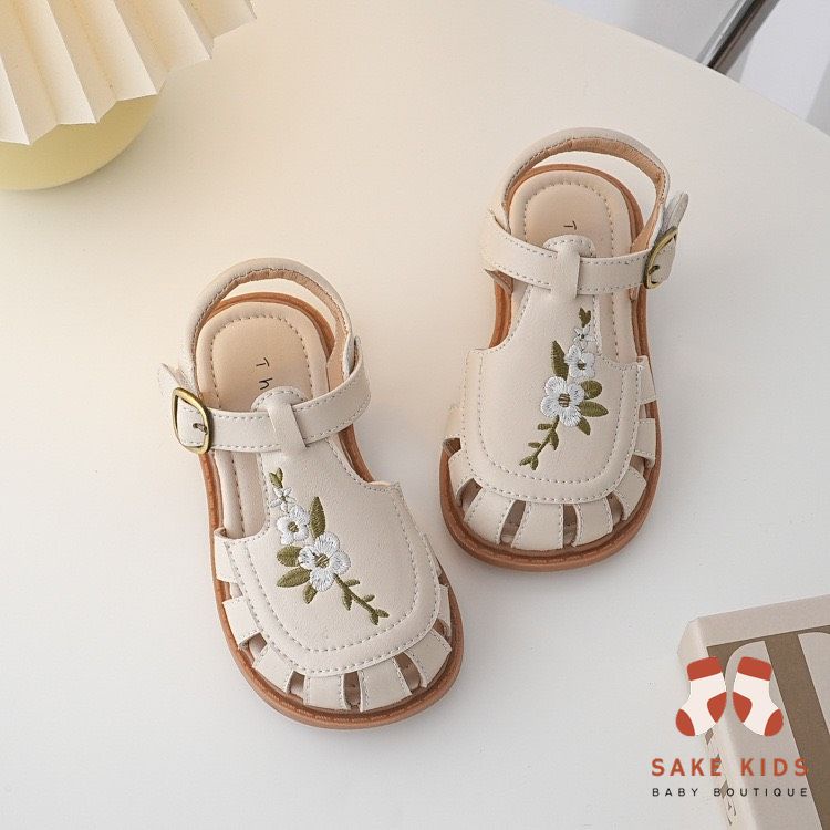 Dép sandal quai hậu chất da PU êm mềm thêu hoa cực xinh đế chống trơn trượt tốt đủ size từ 1-5 tuổi M611