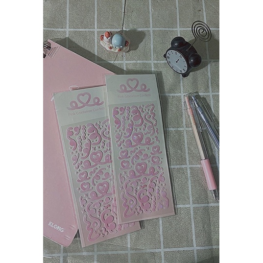 sticker hồng trang trí sổ toploader🤶