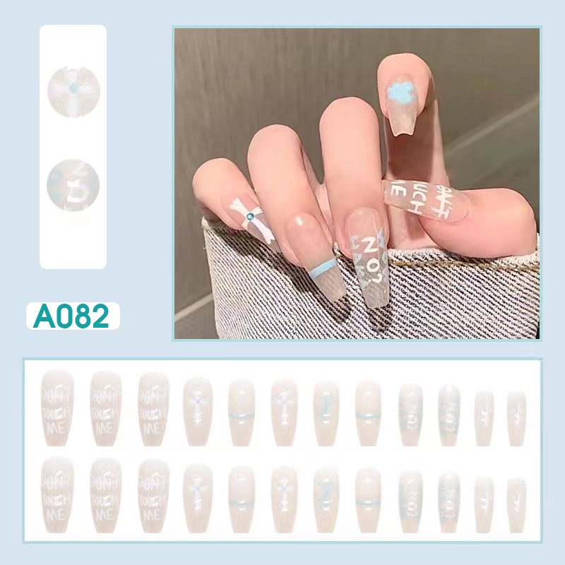 Móng tay giả họa tiết móng ngắn có sẵn keo