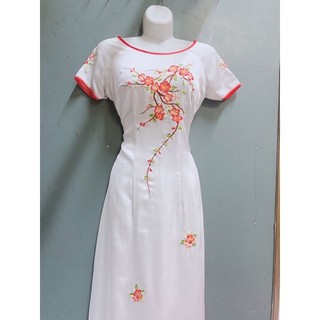 T08 Áo dài trắng thêu hoa siêu xinh