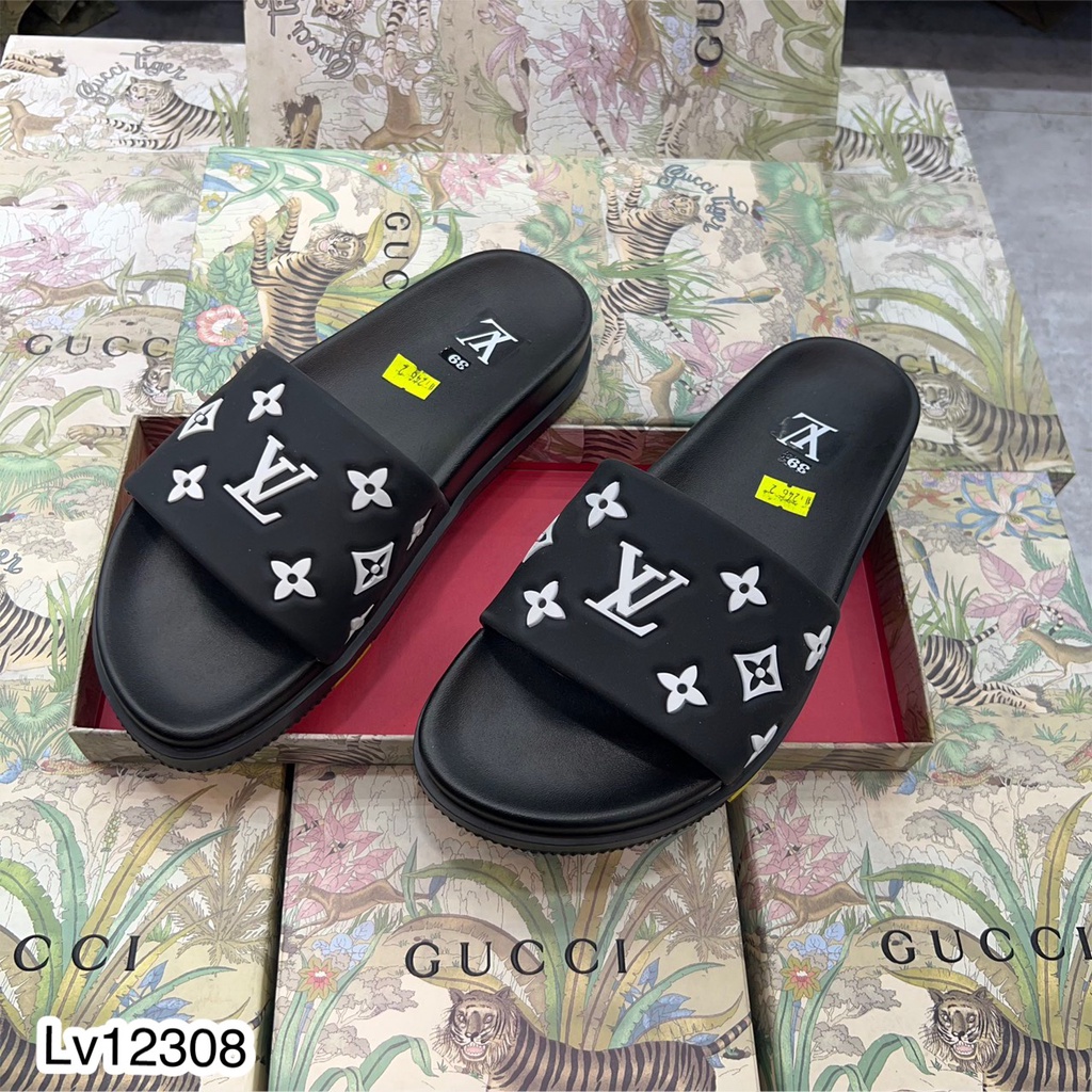 Dép Nam Quai Ngang LV Vân Nổi Đế Chống Trơn Trượt - Dép Lên Nam Nữ Chất Cao Su Cao Cấp