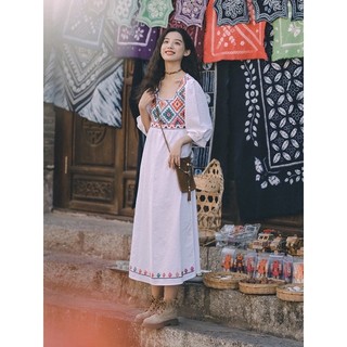 Đầm Mabel Cổ Vuông Thêu Cao Cấp