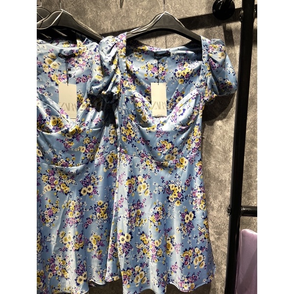 Váy hoa nhí zara