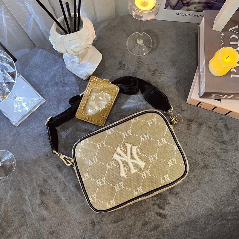 Túi đeo chéo M.LB có sẵn